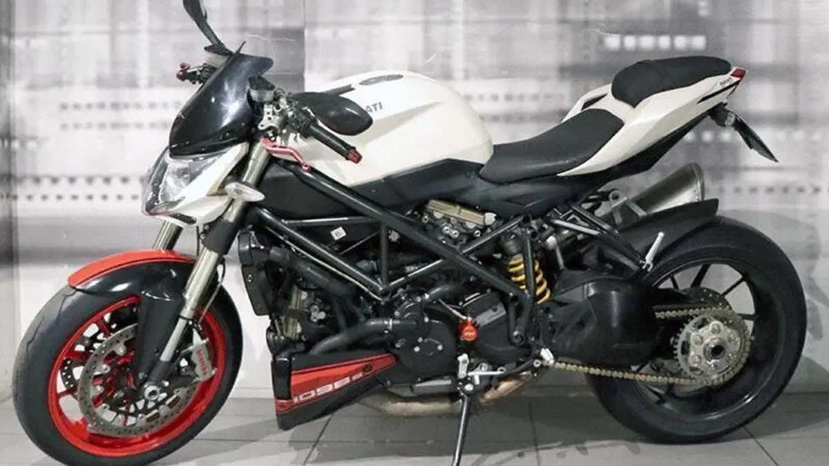 Ducati Streetfighter (2009 - 12)  (7)
