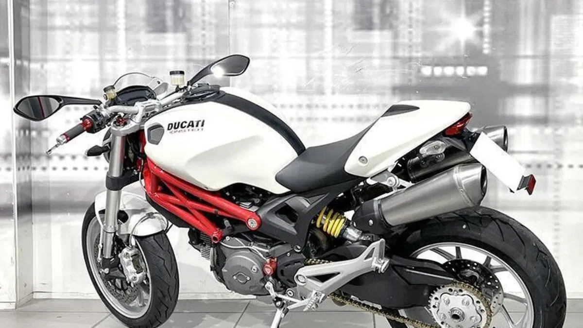 Ducati Monster 1100 (2009 -10)  (2)