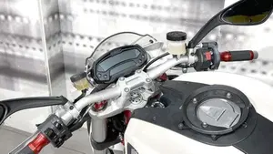 Ducati Monster 1100 (2009 -10)  (6)