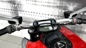 Ducati Diavel 1200 (2010 - 13)  (6)