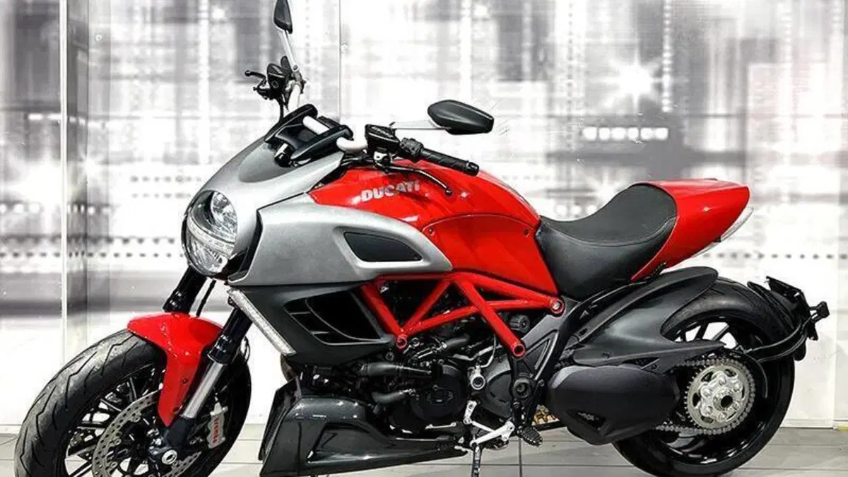 Ducati Diavel 1200 (2010 - 13)  (7)