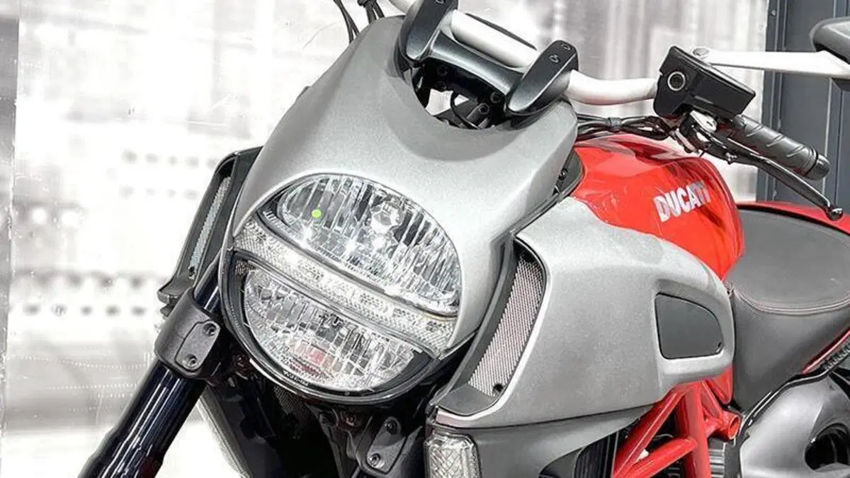 Ducati Diavel 1200 (2010 - 13)  (9)