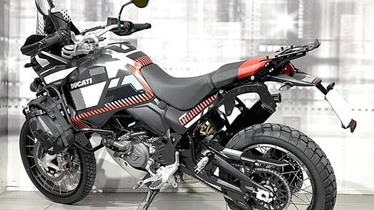 Ducati DesertX (2022 - 25)  (2)