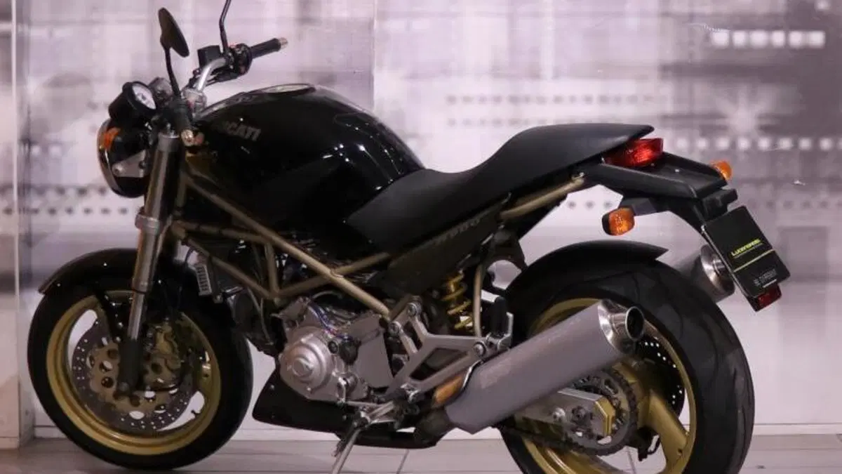 Ducati Monster 900 (1993 - 96)  (2)