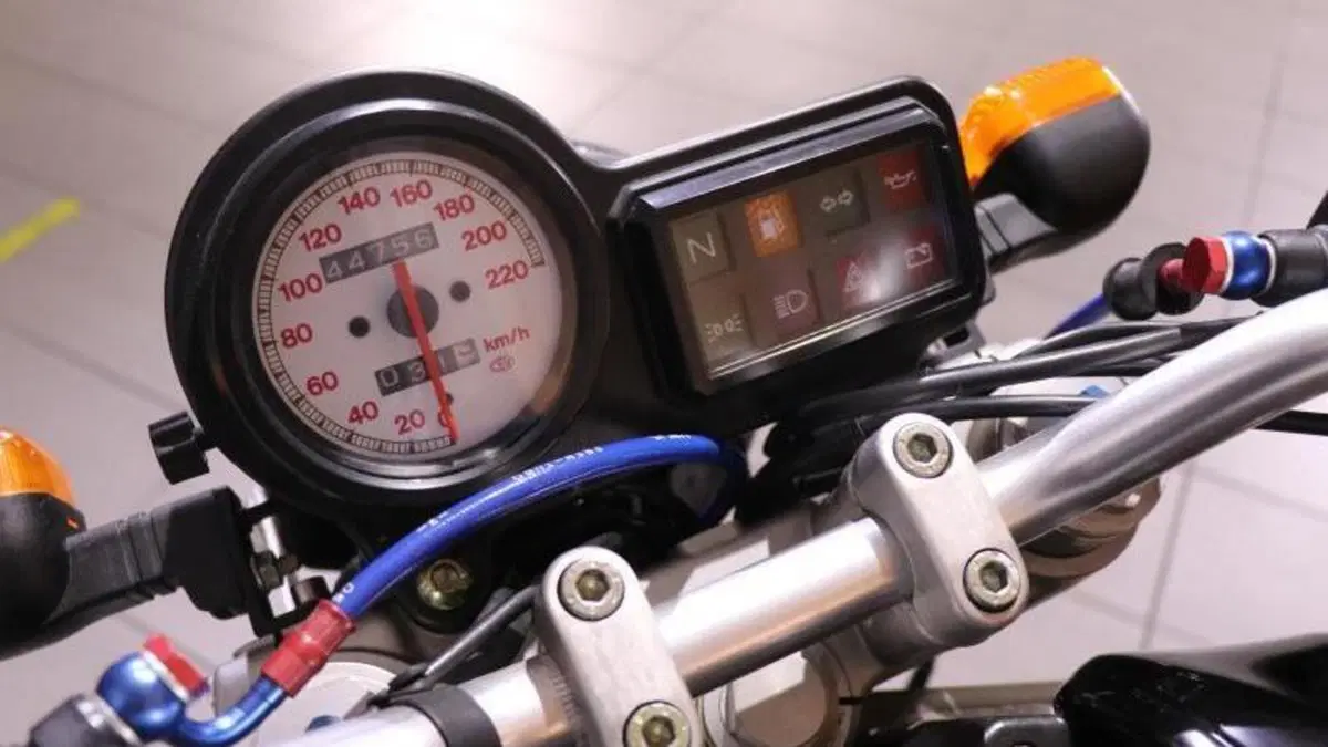 Ducati Monster 900 (1993 - 96)  (6)