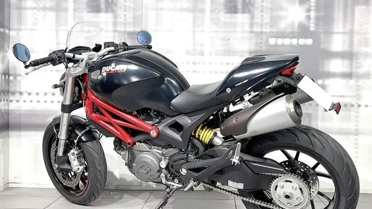 Ducati Monster 796 (2010 - 13)  (2)
