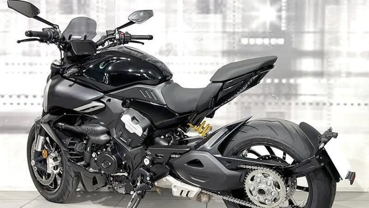 Ducati Diavel V4 (2023 - 26)  (2)