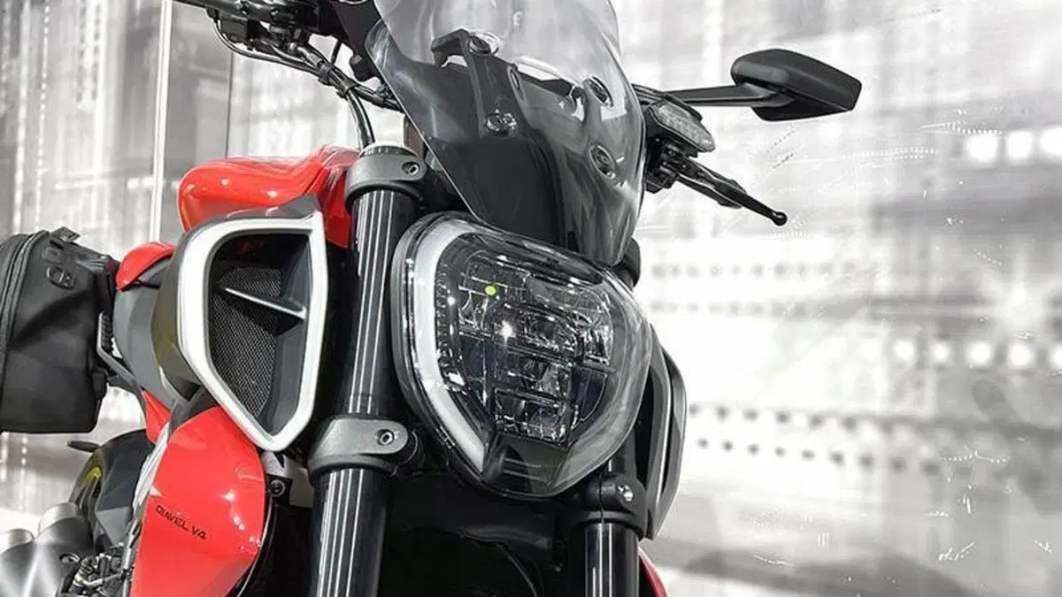 Ducati Diavel V4 (2023 - 26)  (9)