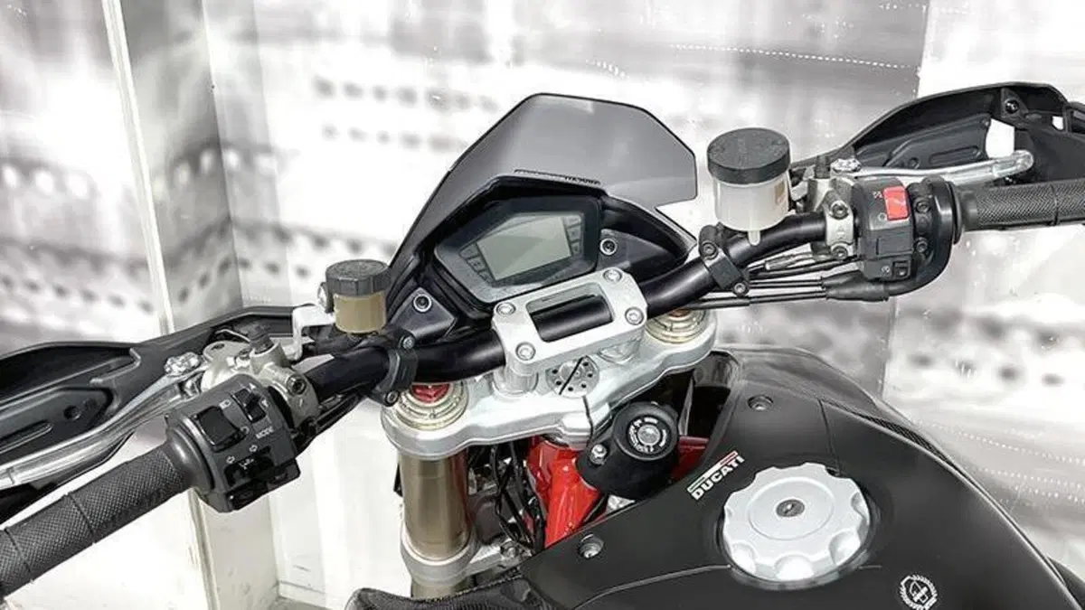 Ducati Hypermotard 1100 S (2007 - 09)  (6)