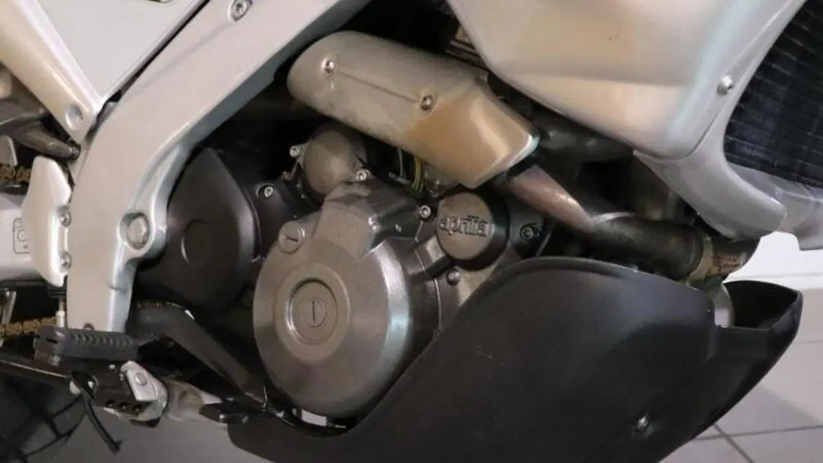 Aprilia Pegaso 650 (1997 - 00)  (3)