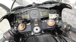 Aprilia RSV 1000 (2003 - 04)  (6)