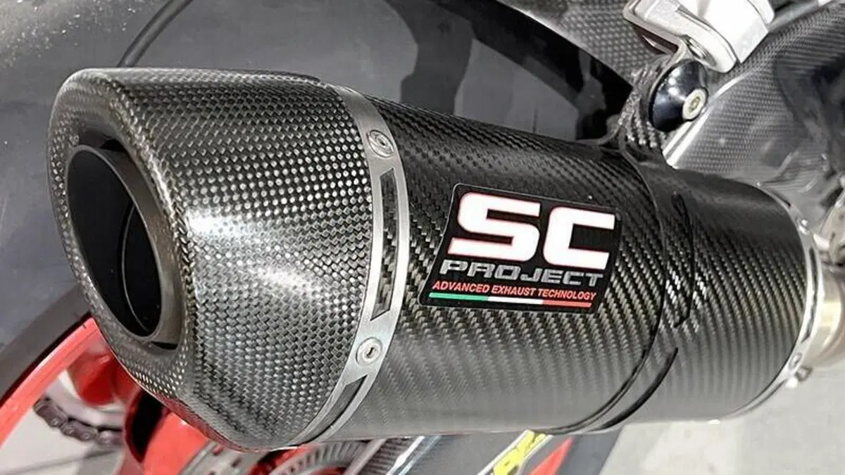 Aprilia RSV4 RR (2017 - 18)  (3)