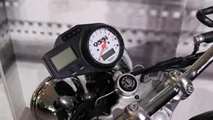 Triumph Speed Triple 955 (2002 - 04)  (6)