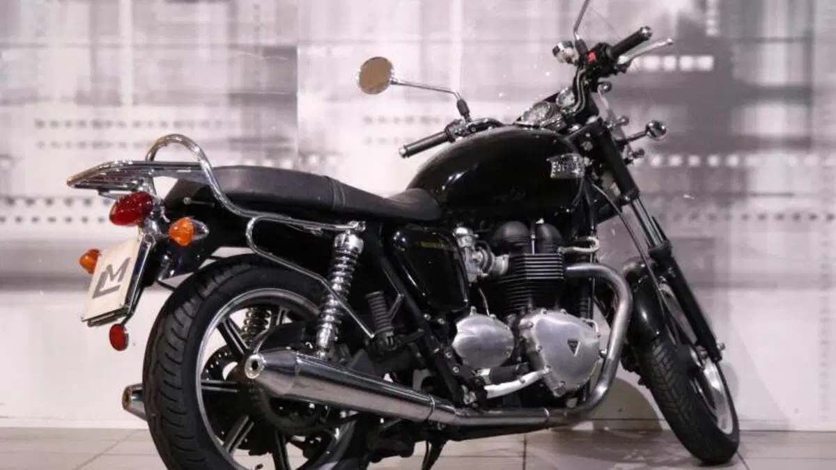 Triumph Bonneville (2007 - 16)  (8)