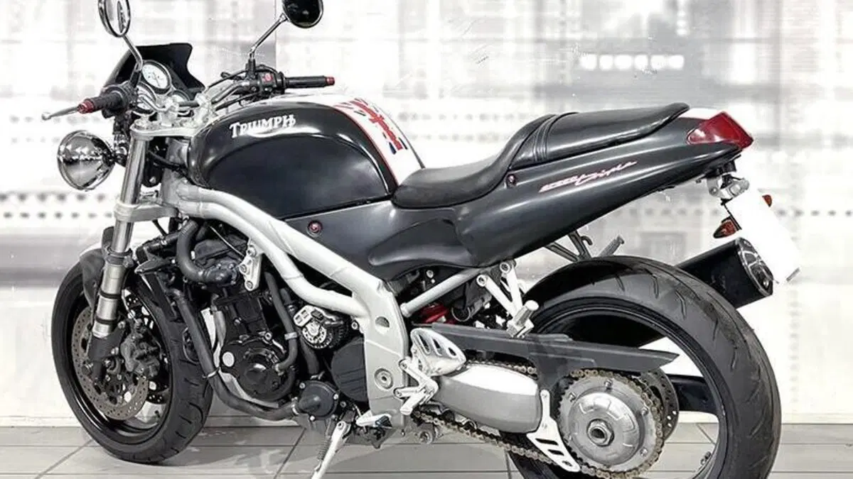 Triumph Speed Triple 955 (1998 - 01)  (2)