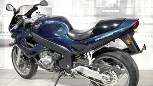 Triumph Sprint 955 RS (1999 - 01)  (2)