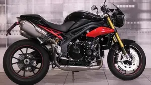 Triumph Speed Triple 1050 R ABS (2011 - 15)  (8)