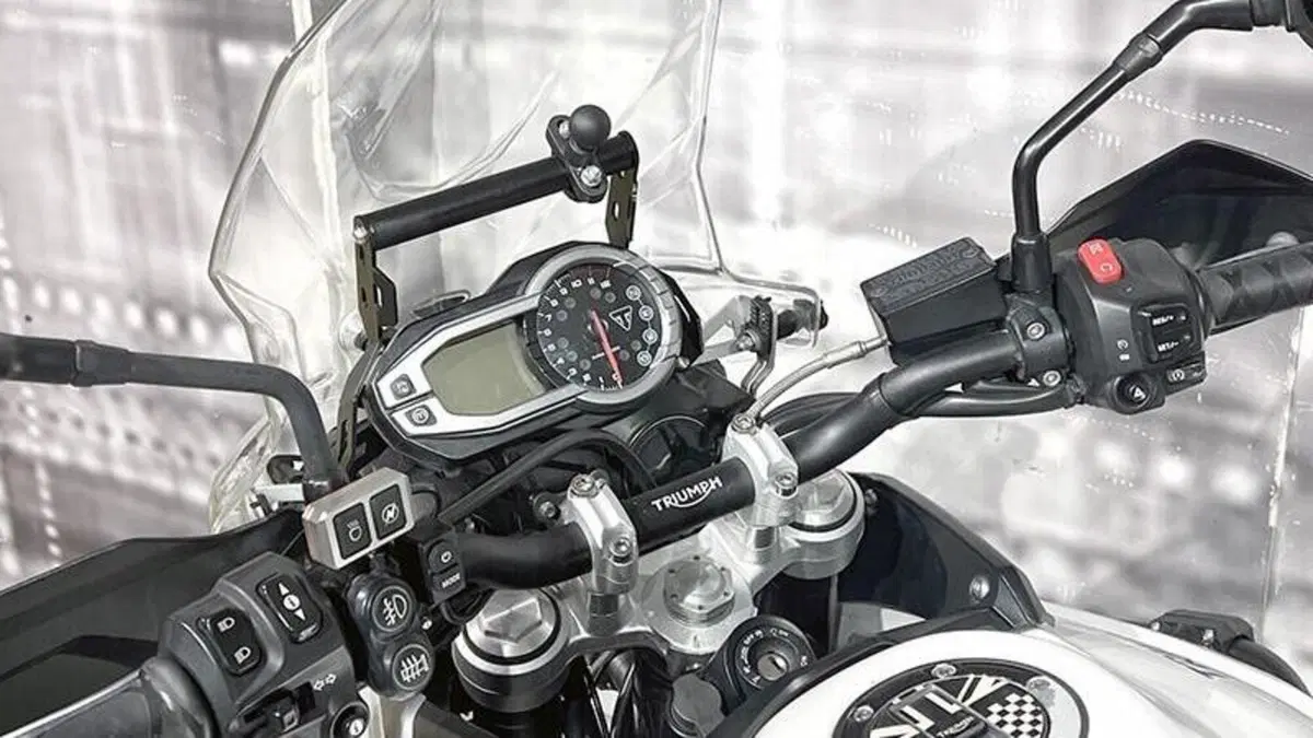 Triumph Tiger 800 XRx (2015 - 17)  (6)