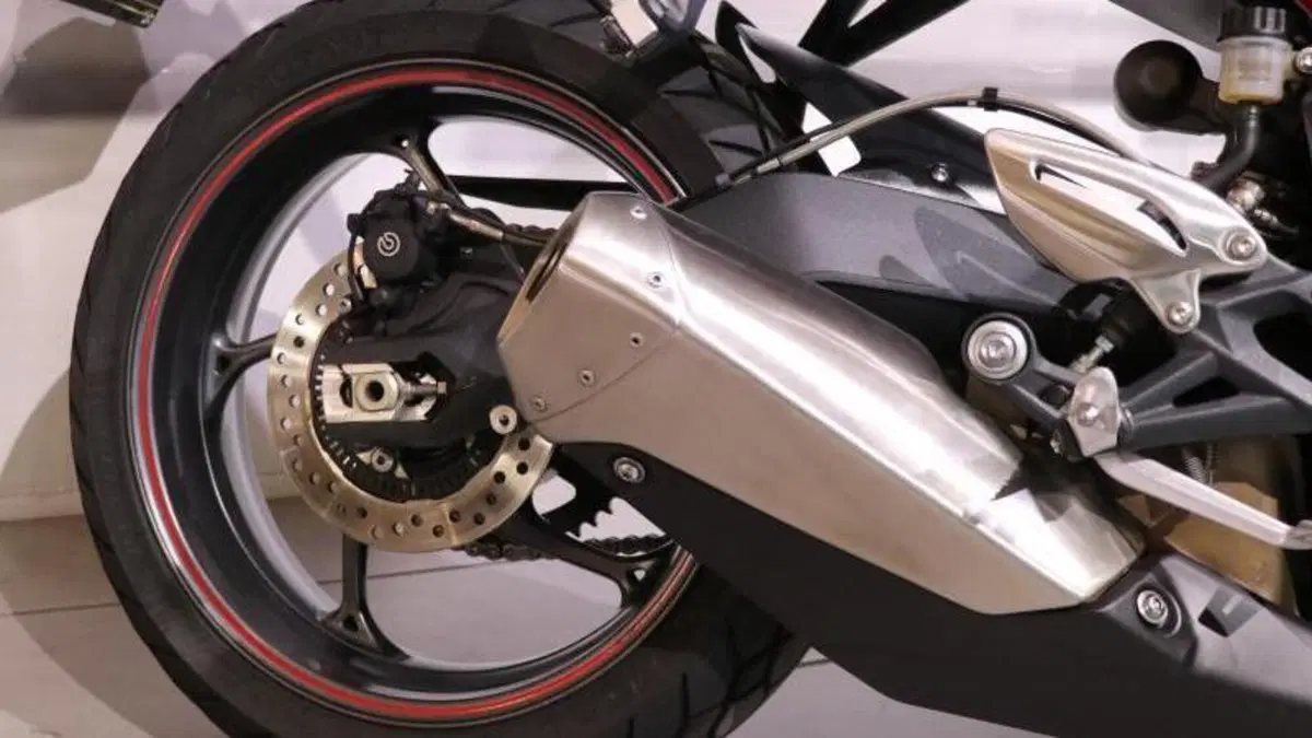 Triumph Street Triple R ABS (2013 - 17)  (4)