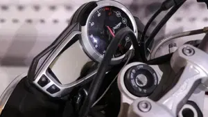 Triumph Street Triple R ABS (2013 - 17)  (6)