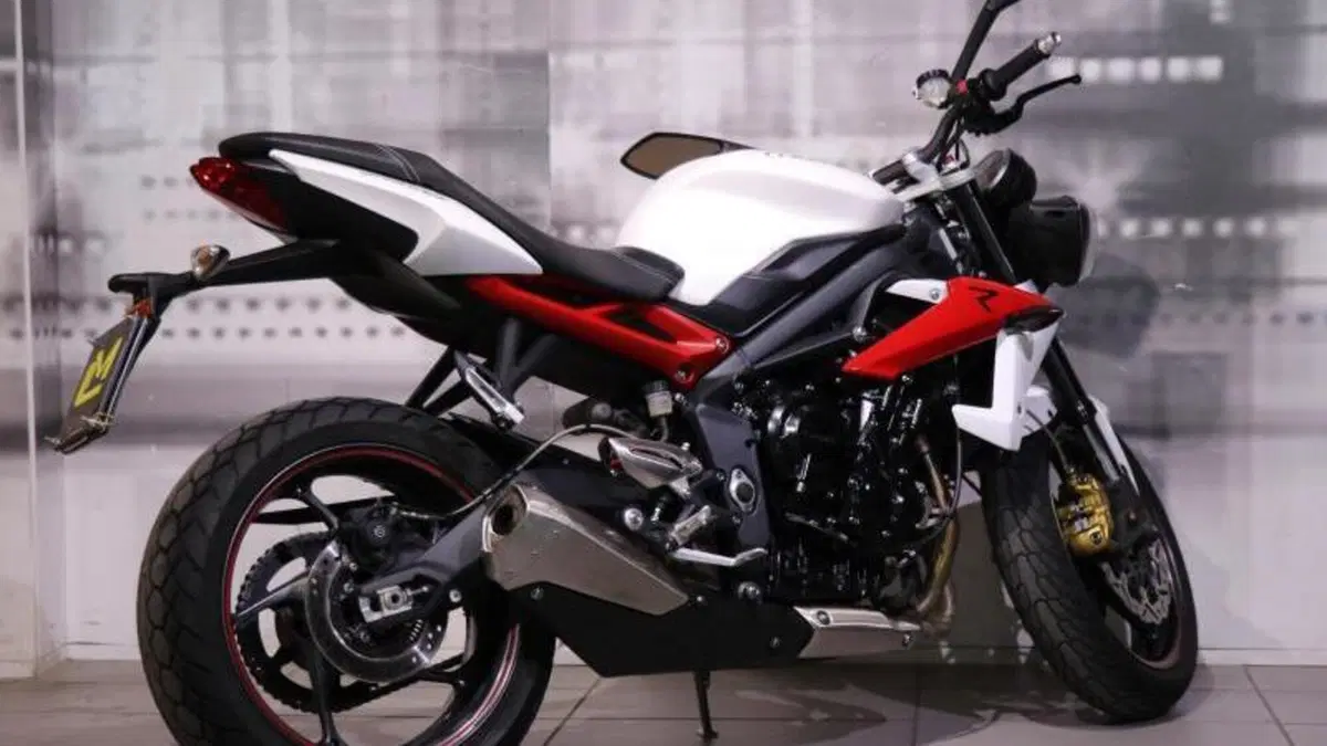 Triumph Street Triple R ABS (2013 - 17)  (8)