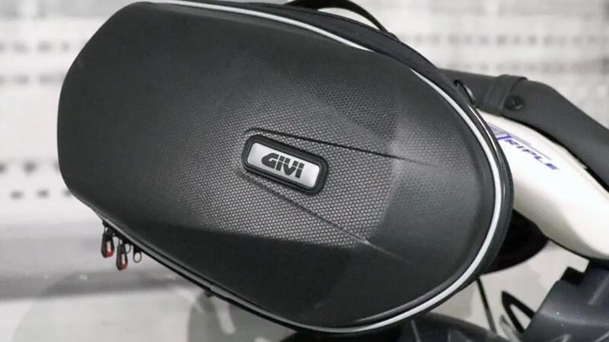 Triumph Street Triple (2007 - 12)  (3)