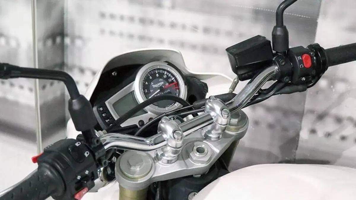 Triumph Street Triple (2007 - 12)  (6)