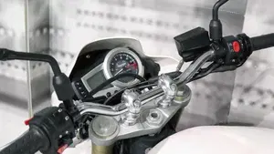 Triumph Street Triple (2007 - 12)  (6)