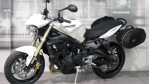 Triumph Street Triple (2007 - 12)  (7)