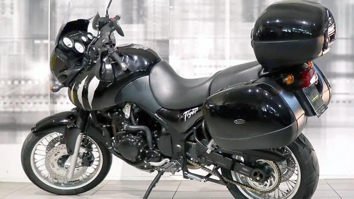Triumph Tiger 955 (2002 - 06)  (2)