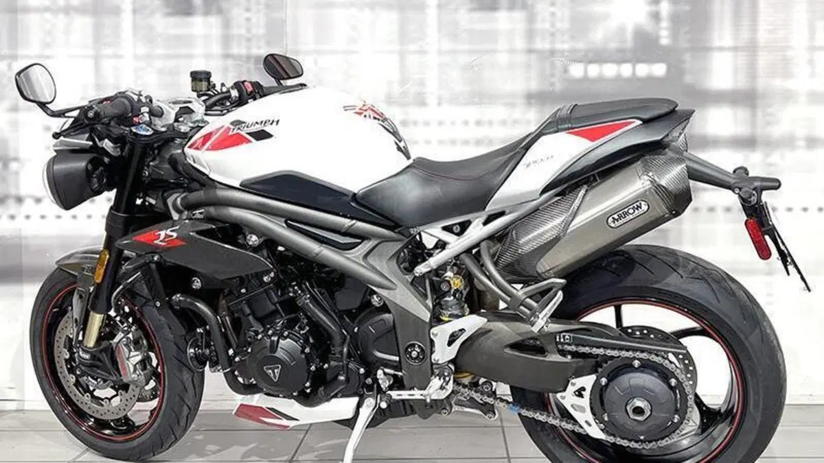 Triumph Speed Triple 1050 RS (2018 - 20)  (2)