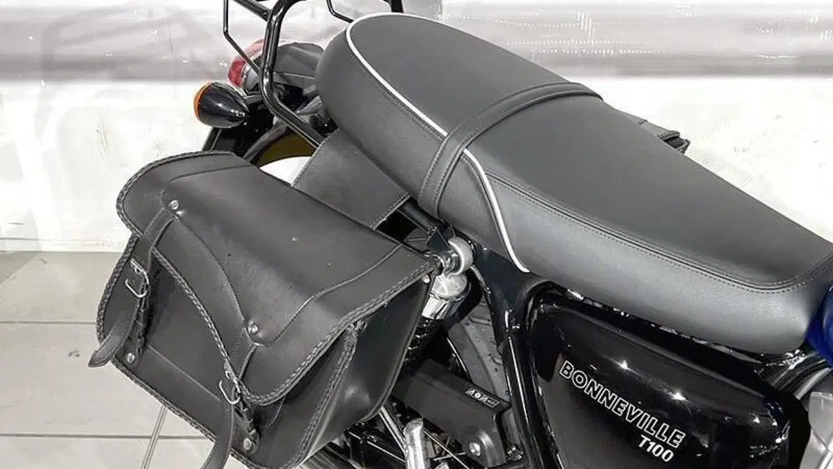 Triumph Bonneville Bobber TFC (2025)  (3)