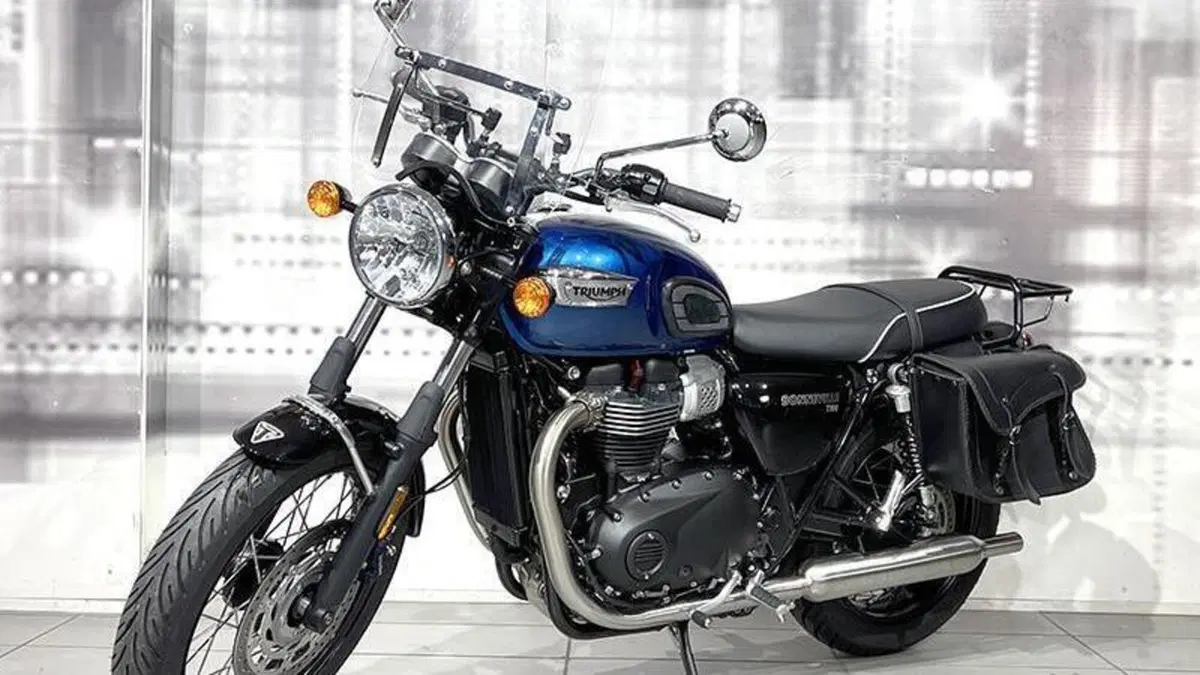 Triumph Bonneville Bobber TFC (2025)  (7)
