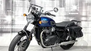 Triumph Bonneville Bobber TFC (2025)  (7)
