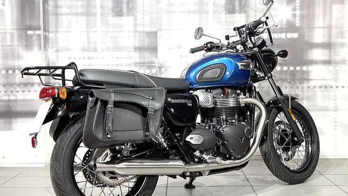 Triumph Bonneville Bobber TFC (2025)  (8)