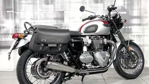 Triumph Bonneville T120 (2016 - 20)  (8)
