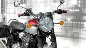 Triumph Bonneville T120 (2016 - 20)  (9)