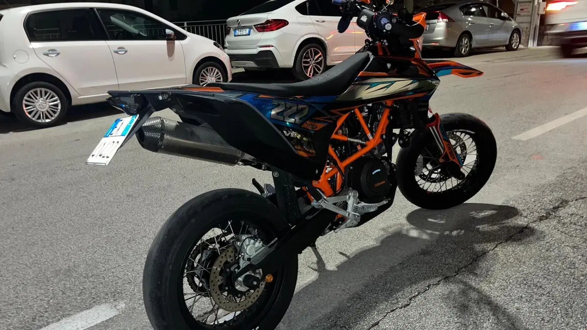 KTM 690 SMC R (2021 - 22)  (3)