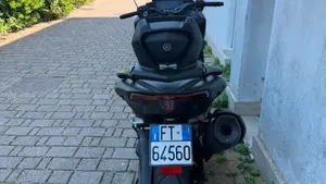 Yamaha T-Max 560 (2025 - 26)  (5)