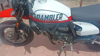 Ducati Scrambler 800 Urban Motard (2022)