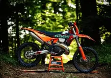 KTM celebra i 100 anni della Sei Giorni con le nuove EXC 6DAYS 2027 [GALLERY]