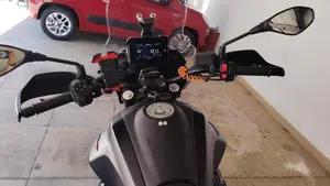Moto Guzzi V85 Strada (2024 - 26)  (5)