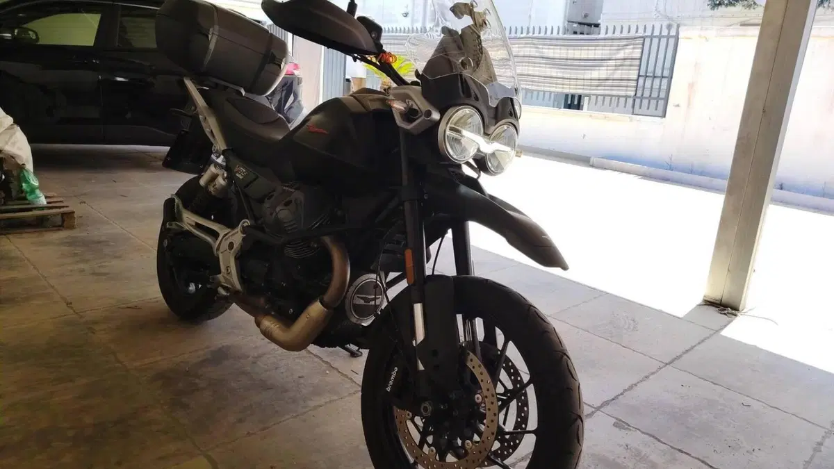 Moto Guzzi V85 Strada (2024 - 26)  (6)
