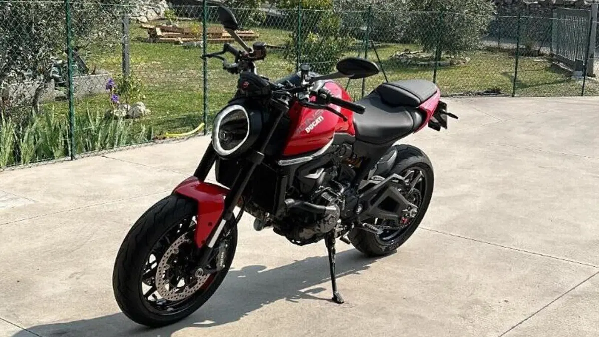 Ducati Monster 937 (2021 - 25)  (2)