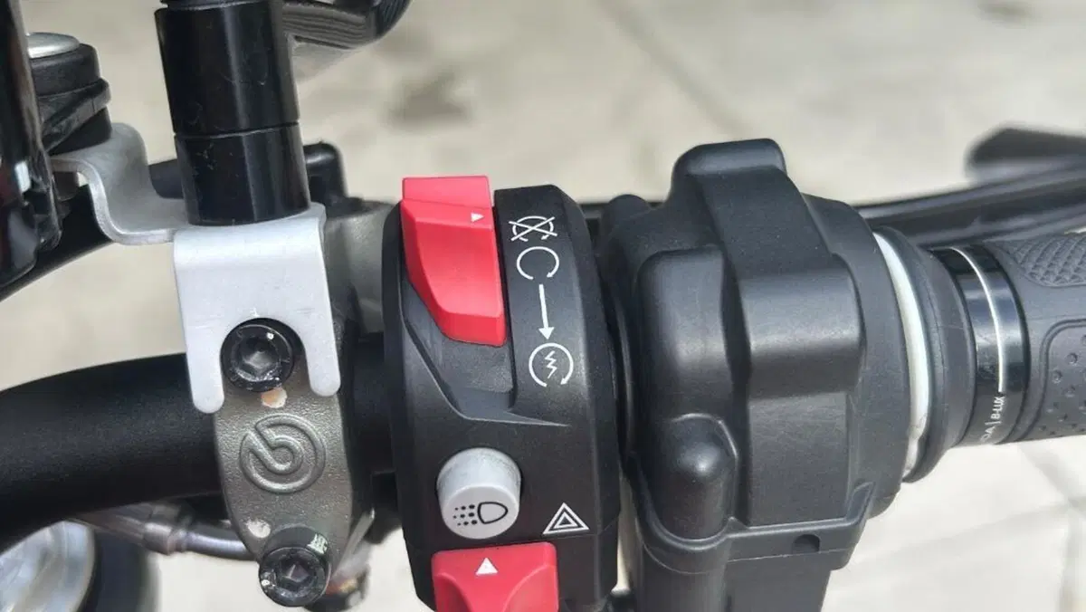 Ducati Monster 937 (2021 - 25)  (5)