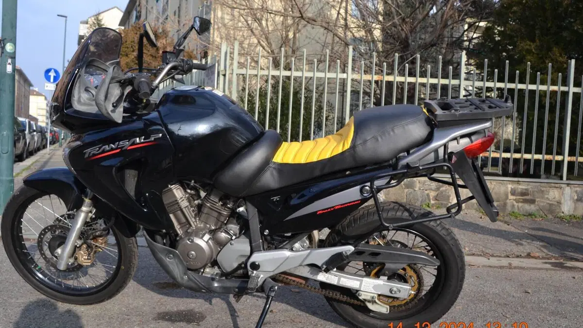 Honda Transalp XL 650V (2005 - 06)  (2)