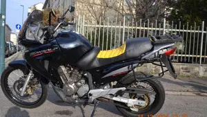 Honda Transalp XL 650V (2005 - 06)  (2)