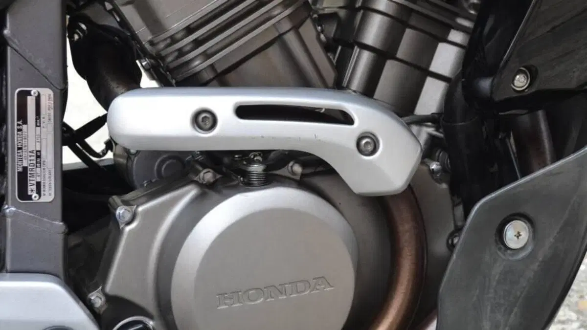 Honda Transalp XL 650V (2005 - 06)  (7)