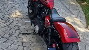 Harley-Davidson 883 Iron (2009 - 11) - XL 883N 