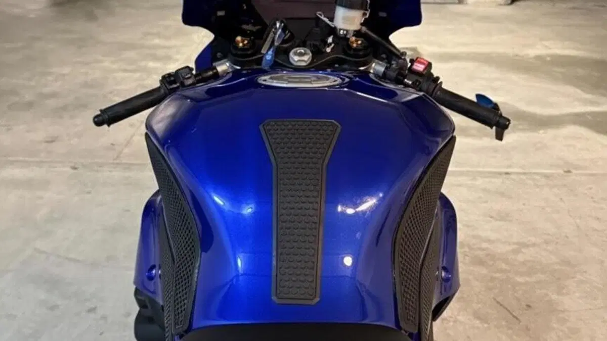 Yamaha YZF R1 (2020 - 25)  (5)